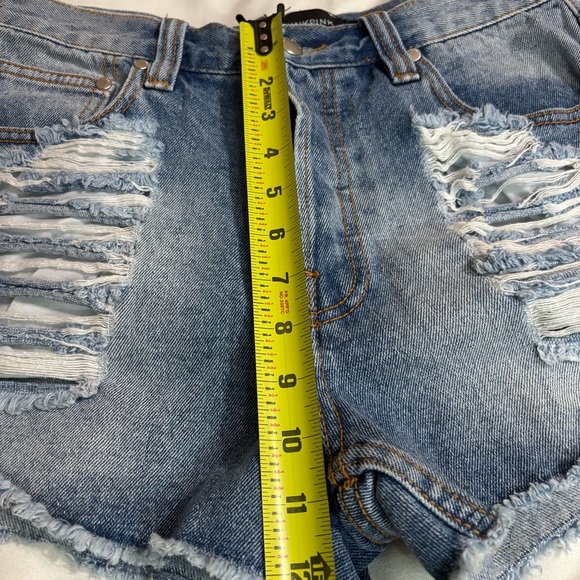 MINKPINK Light Wash Distressed Button Fly Shorts size L - Blue - Picture 8 of 10